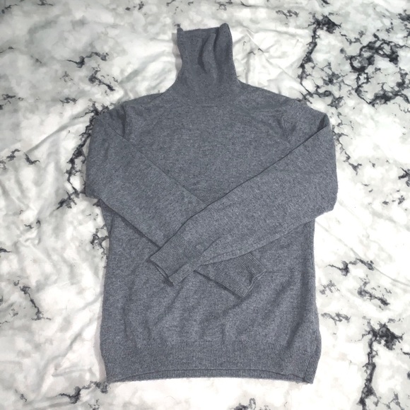 Grey turtleneck sweater - Picture 2 of 2